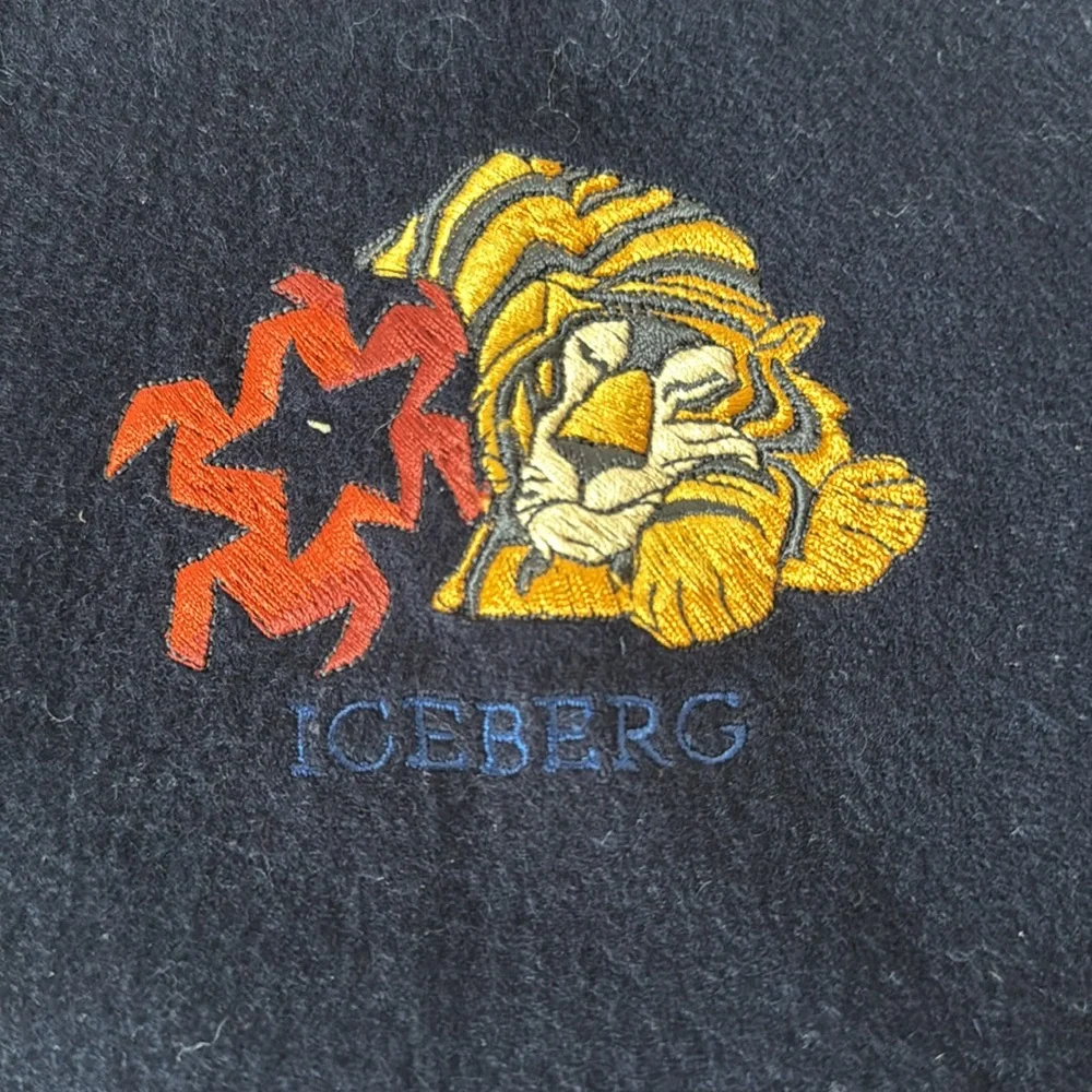 Vintage iceberg scarf